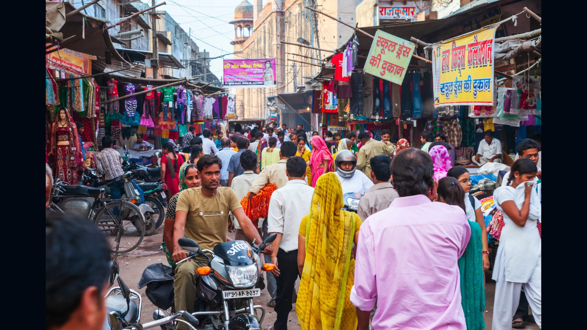 When Newsrooms Become Echo Chambers: Misinformation in Indian TV